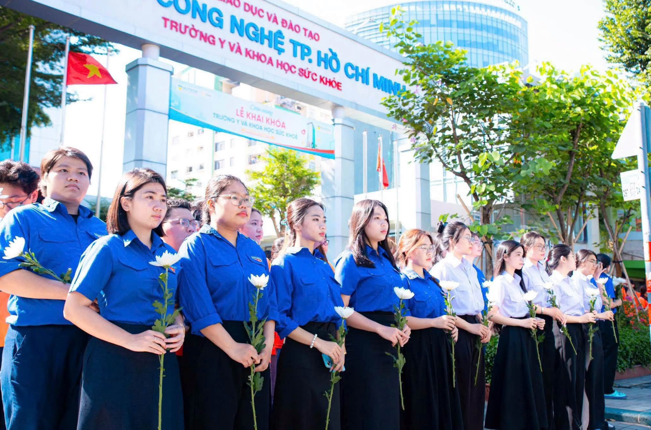 Một Nhành Hoa Trắng – Muôn Vàn Tấm Lòng Tri Ân Các Anh Hùng Liệt Sĩ