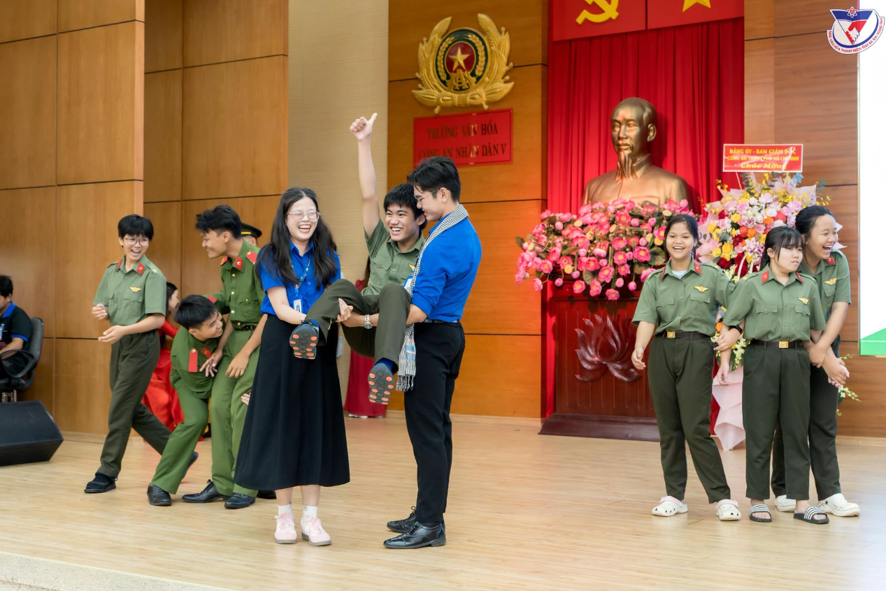 NVHTN Bà Rịa - Vũng Tàu Đồng Hành Cùng Học Sinh Trường Văn Hóa CAND V